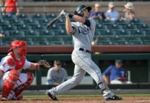 Escogido contrata al receptor Brett Sullivan