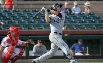 Escogido contrata al receptor Brett Sullivan
