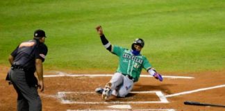 Estrellas barren al Escogido y avanzan a la semifinal