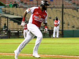 Jonrón de Polanco deja en el terreno a las Estrellas