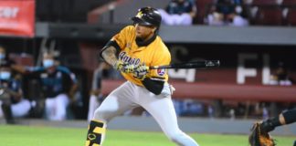 Águilas vencen a los Gigantes a domicilio