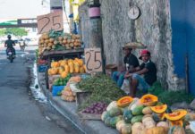 Mercado de la Duarte vuelve poco a poco al caos