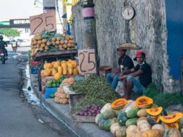 Mercado de la Duarte vuelve poco a poco al caos