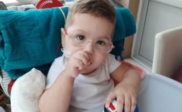 Mert Adrián, el bebé de 18 meses que necesita el medicamento más caro del mundo para poder vivir
