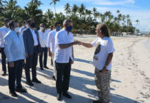 Presidente Abinader anuncia construcción de barreras contra el sargazo y plan de regeneración de playas