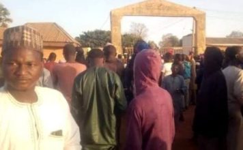 Nigeria: más de 300 estudiantes desaparecidos tras un ataque armado a una escuela