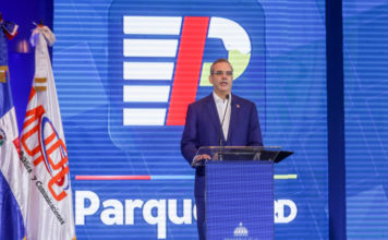 Presidente Abinader presenta Plan Nacional de Parqueo: orden y seguridad en el tráfico