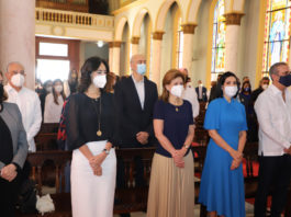Presidente Luis Abinader participa en misa por Día de Nuestra Señora de la Altagracia