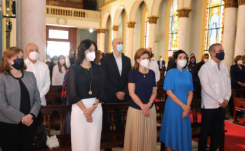 Presidente Luis Abinader participa en misa por Día de Nuestra Señora de la Altagracia
