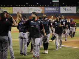 Gigantes disponen de las Águilas en el segundo juego de la Serie Final