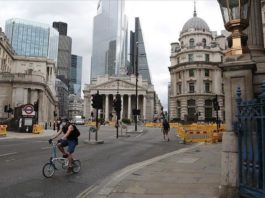 Inglaterra entrará en su bloqueo nacional más duro desde marzo ante el récord de casos de Covid