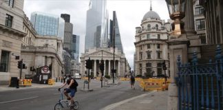 Inglaterra entrará en su bloqueo nacional más duro desde marzo ante el récord de casos de Covid