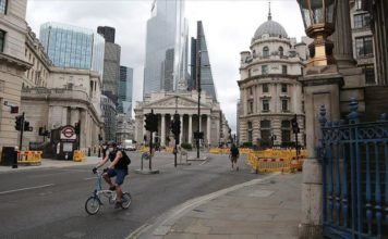 Inglaterra entrará en su bloqueo nacional más duro desde marzo ante el récord de casos de Covid