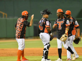 Toros derrotan a las Águilas y obligan a un 7mo partido