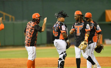 Toros derrotan a las Águilas y obligan a un 7mo partido