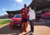 FENAPEPRO y PH Brothers entregan carro a Ronald Guzmán
