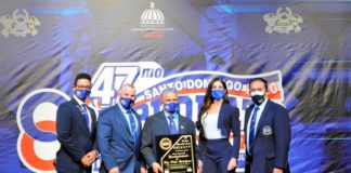 Entregan reconocimiento internacional a Tony Peña R.