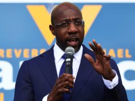 El demócrata Raphael Warnock gana uno de los dos escaños del Senado en Georgia
