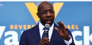 El demócrata Raphael Warnock gana uno de los dos escaños del Senado en Georgia