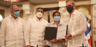 Gobierno entrega títulos de propiedad definitivos a dos mil 789 personas