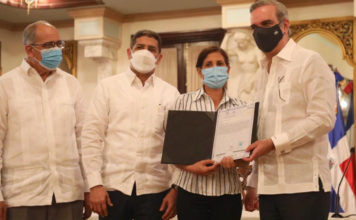 Gobierno entrega títulos de propiedad definitivos a dos mil 789 personas