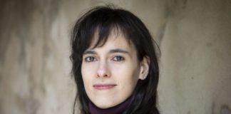 «WhatsApp es bastante intrusivo y Facebook es un buitre de los datos»: Carissa Véliz, experta en privacidad y protección de información