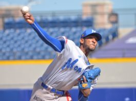 Escogido firma al lanzador Edison Frías