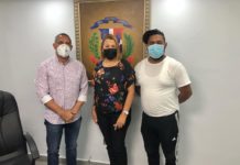 Senador Franklin Romero ofrece su apoyo a construcción de Techado Máximo Gómez