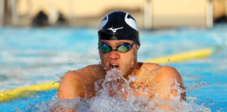 Nadador Josué Domínguez sobresale en campeonato universitario USA