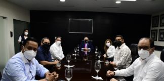 Presidente de LIDOM se reúne con Francisco Camacho, Carolina Mejía y Junior Noboa