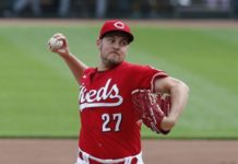 Trevor Bauer pacta con los Dodgers