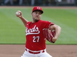 Trevor Bauer pacta con los Dodgers