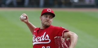 Trevor Bauer pacta con los Dodgers