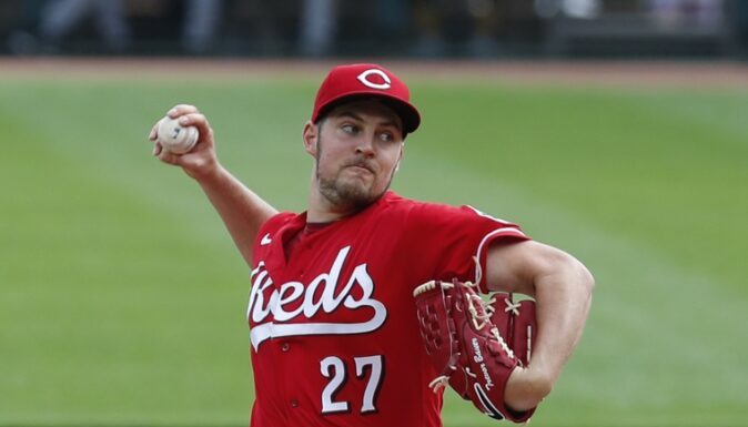 Trevor Bauer pacta con los Dodgers