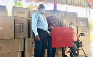 Dirección Provincial de Deportes de Puerto Plata recibe tabloncillo de Sosua