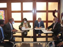 Entidades firman acuerdo para aumento salarial a la UASD