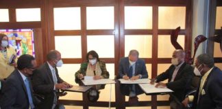 Entidades firman acuerdo para aumento salarial a la UASD
