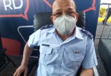 Médico Ramón Familia Alcántara, el primer vacunado en República Dominicana