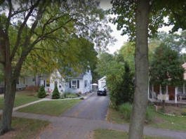 ‘Viaja al pasado’ con Google Maps y se topa con una estampa que le hace llorar (VIDEO)