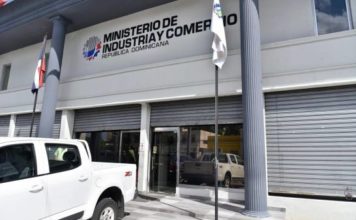 Familiares de Temístocles Montás entre las 4,500 botellas canceladas de Industria y Comercio