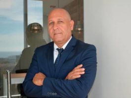 Autor dominicano presenta libro sobre el poder de las redes sociales