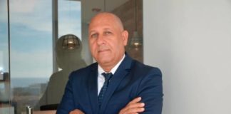 Autor dominicano presenta libro sobre el poder de las redes sociales