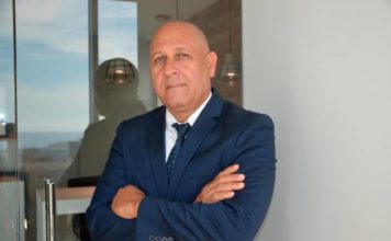 Autor dominicano presenta libro sobre el poder de las redes sociales