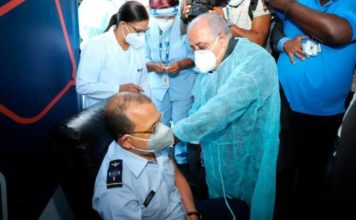 Primer vacunado no ha presentado efectos secundarios tras 14 horas de inoculación