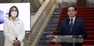 Ministro de Salud afirma que el país va en camino a la normalidad tras inicio de la vacunación