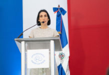 Primera dama inaugura la iniciativa “Aprendiendo para la vida” con charla en Santo Domingo Oeste