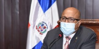 Diputados aprueban proyecto de ley que prohíbe a colegios cobrar reinscripción