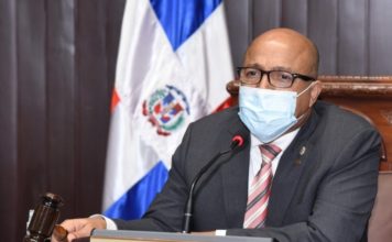 Diputados aprueban proyecto de ley que prohíbe a colegios cobrar reinscripción