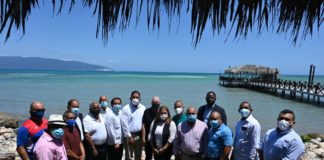FEDONA, autoridades y empresarios se reúnen por rescate piscina olímpica de Barahona
