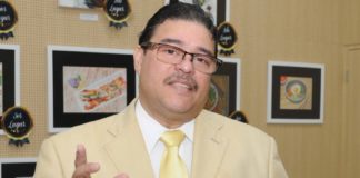 Asociación de Baloncesto de Barahona dedicará torneo al ministro de deportes Francisco Camacho